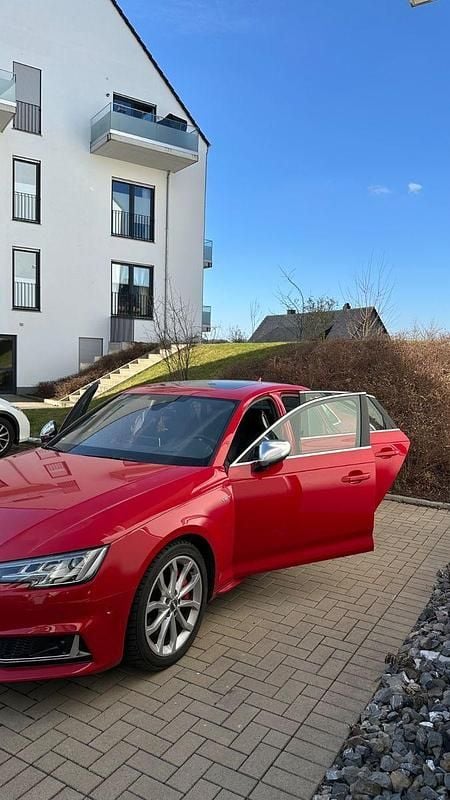 Gebraucht Audi S4 Sport 354 PS (260 kW) 2018 Rot Limousine