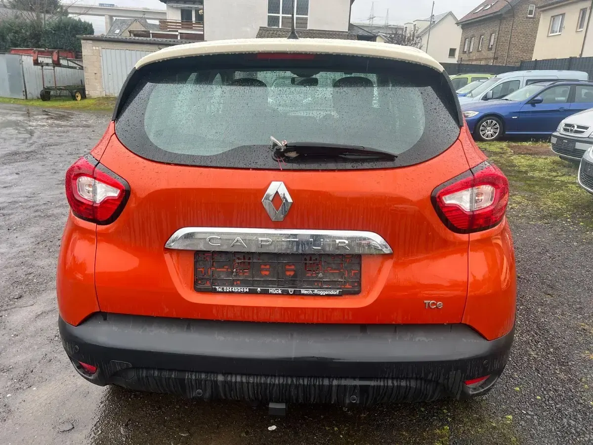 Gebraucht Renault Captur Dynamique 90 PS (66 kW) 2013 Orange SUV