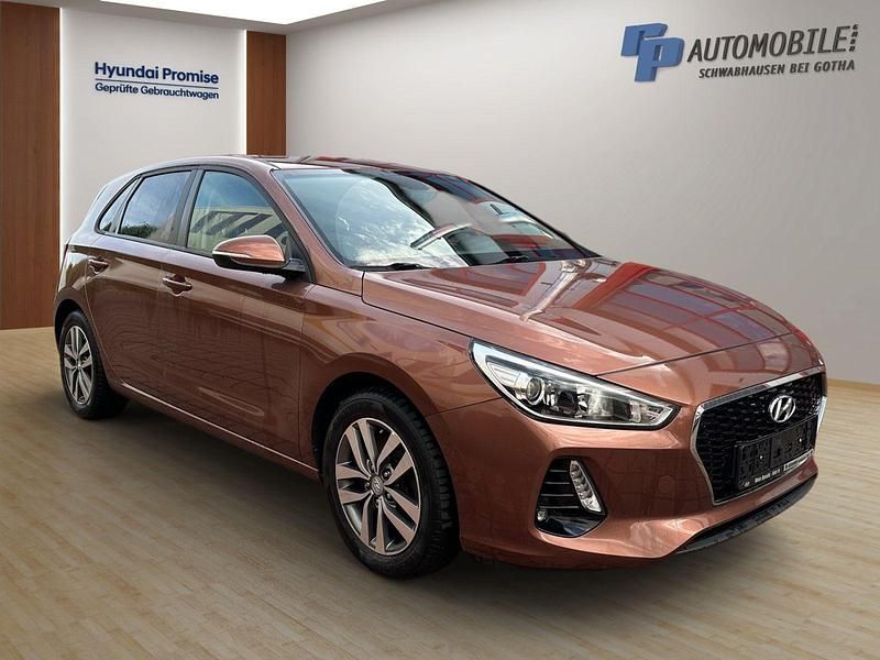 Gebraucht Hyundai i30 Trend 140 PS (102 kW) 2017 Orange Limousine