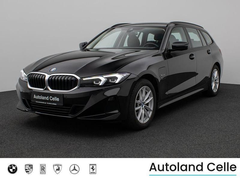 Gebraucht BMW 330e Shadowline 292 PS (214 kW) 2023 Schwarz Kombi