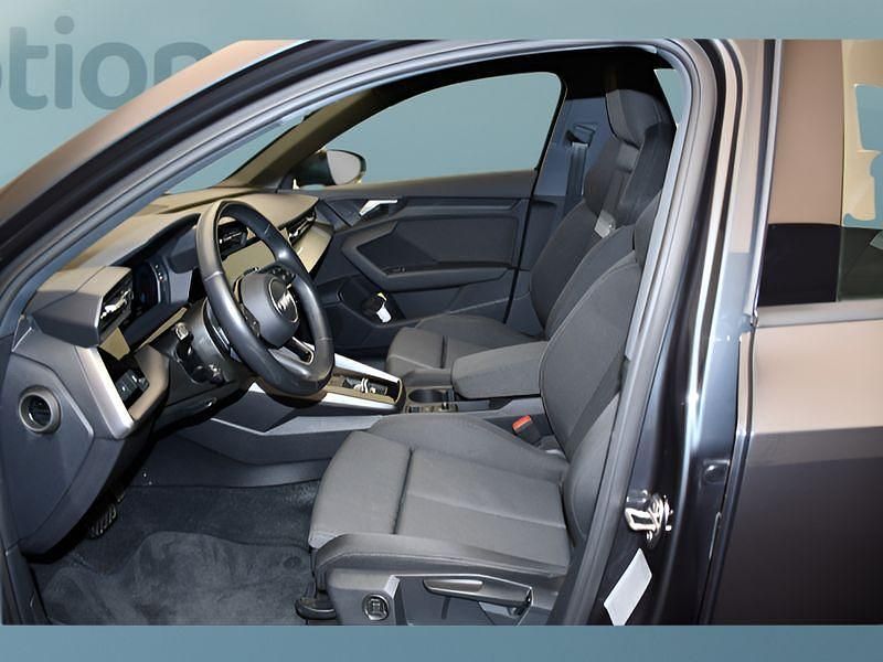Gebraucht Audi A3 Sportback 150 PS (110 kW) 2023 Grau Kleinwagen