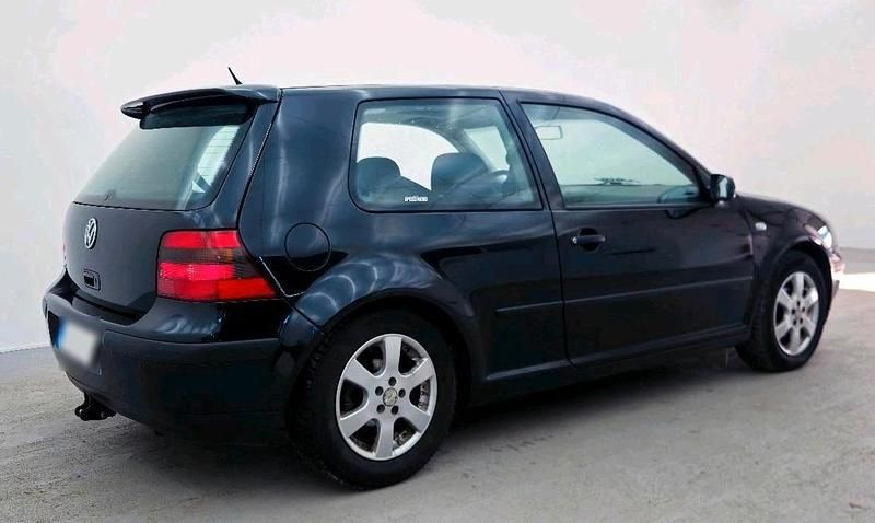 Gebraucht VW Golf IV 103 PS (75 kW) 2002 Schwarz Kleinwagen