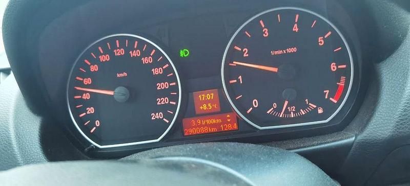 Gebraucht BMW 118 143 PS (105 kW) 2009 Schwarz Kleinwagen