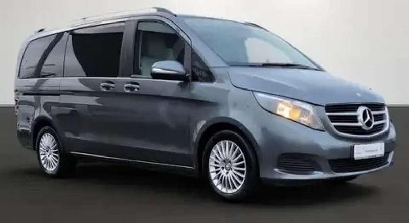 Silber Gebraucht 2015 Mercedes V220 Van / Kleinbus | 24.950 € (Fairer Preis) - Bild 1/4