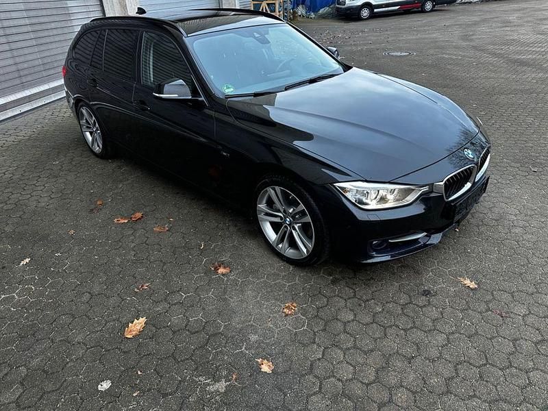 Gebraucht BMW 335 Sport Line 313 PS (230 kW) 2014 Schwarz Kombi