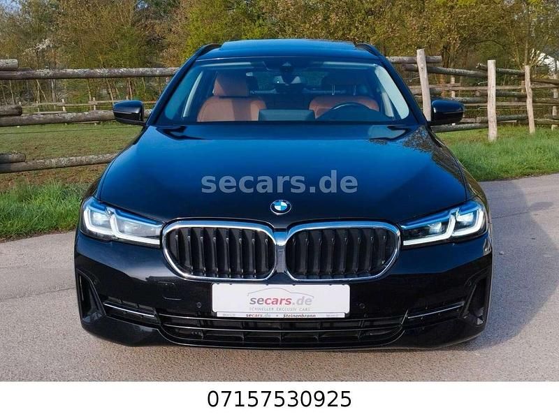 Gebraucht BMW 520 Sport Line 190 PS (139 kW) 2020 Saphirschwarz metallic Kombi