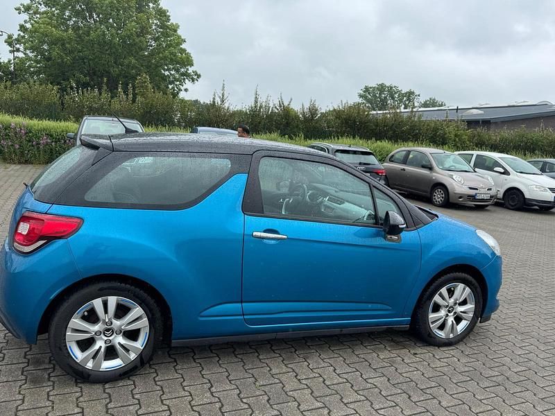 Gebraucht Citroën DS3 75 PS (55 kW) 2010 Blau Kleinwagen