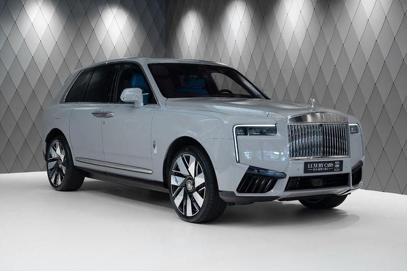 Grau Neu 2026 Rolls Royce Cullinan SUV | 594.703 € (Teuer) - Bild 1/4