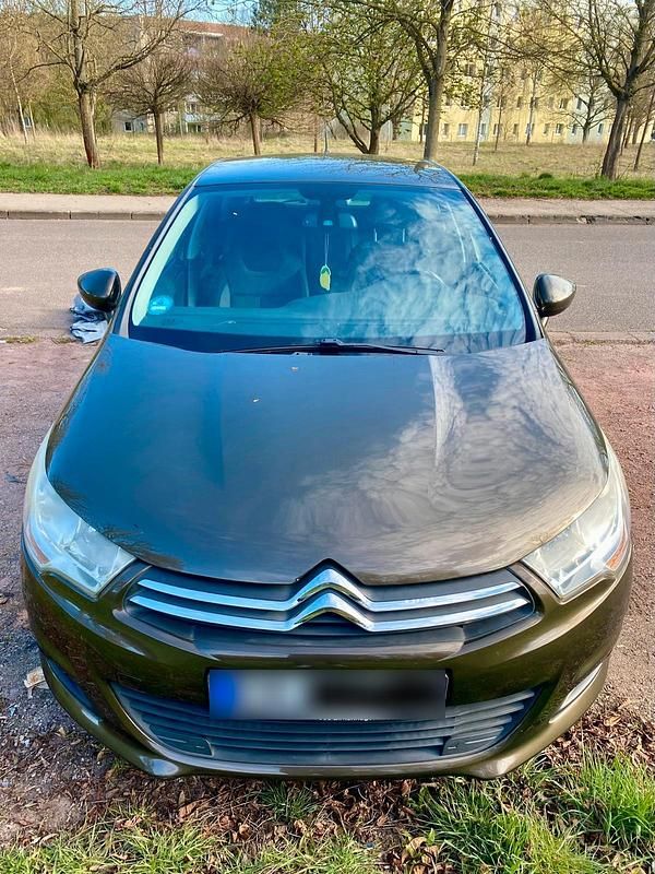 Gebraucht Citroën C4 Tendance 120 PS (88 kW) 2011 Gold Limousine
