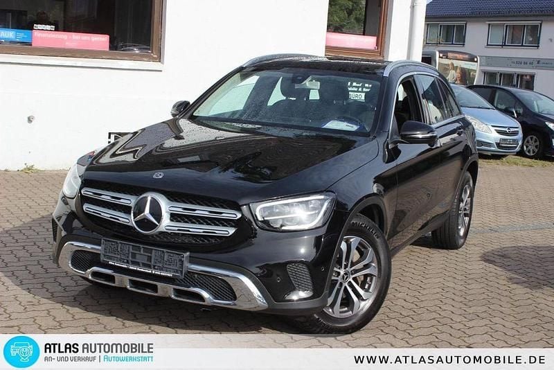 Schwarz unilack Gebraucht 2020 Mercedes GLC200 SUV | 30.990 € (Guter Preis) - Bild 1/4
