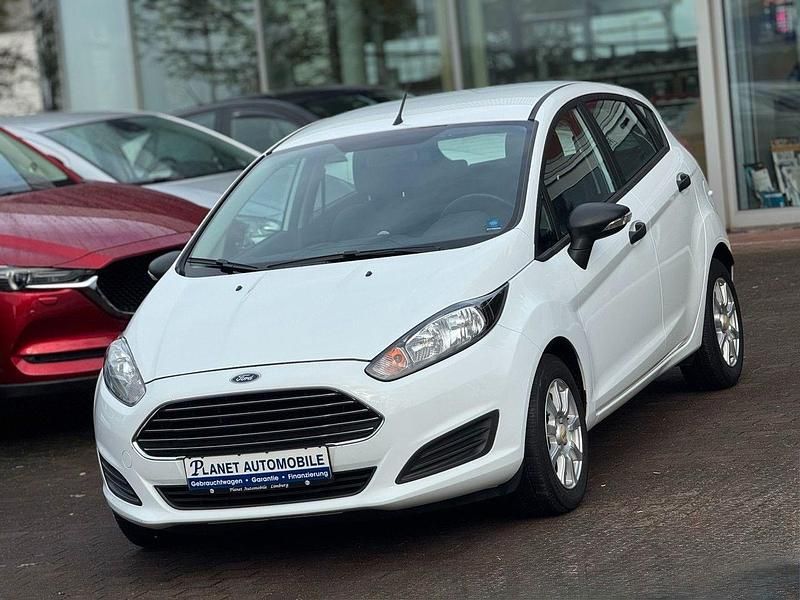 Gebraucht Ford Fiesta Ambiente 60 PS (44 kW) 2014 Weiß Kleinwagen