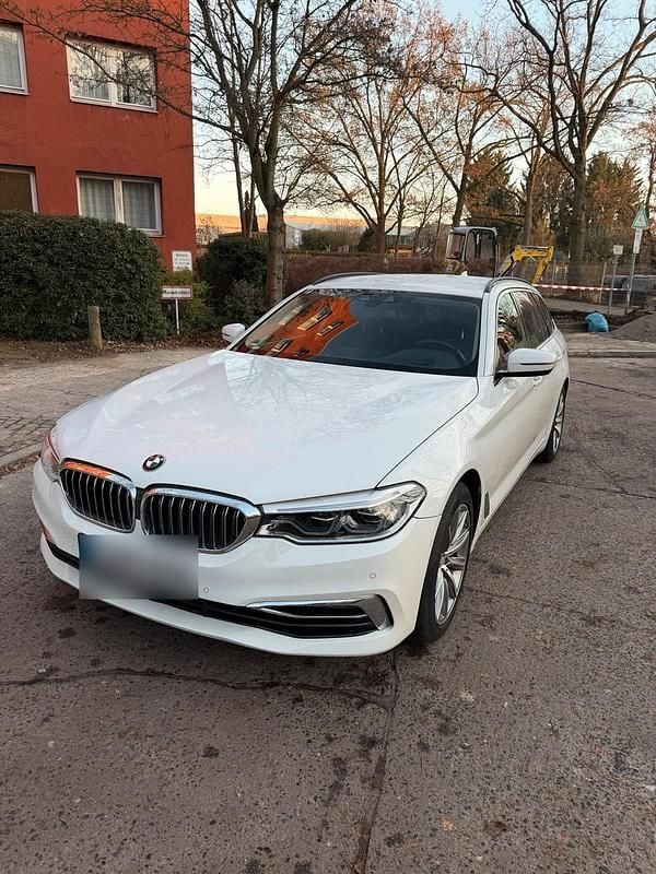 Gebraucht BMW 520 Luxury Line 190 PS (139 kW) 2018 Weiß Kombi