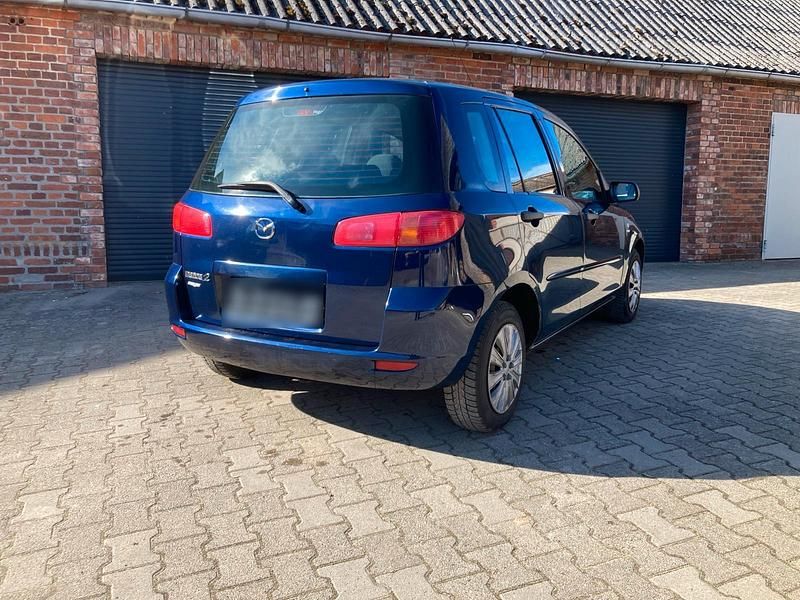 Usata Mazda 2 75 CV (55 kW) 2005 Blu Utilitaria