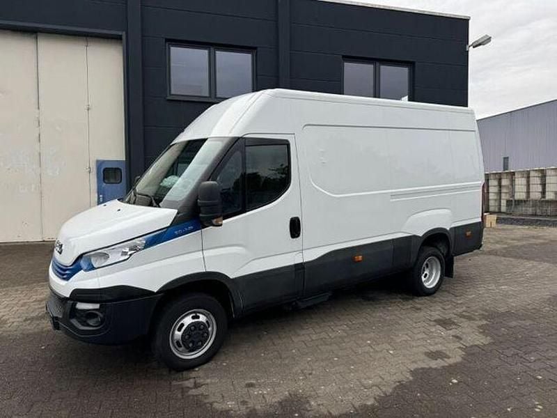 White ic 194 Gebraucht 2018 Iveco Daily Van | 17.849 € (Superpreis) - Bild 1/4