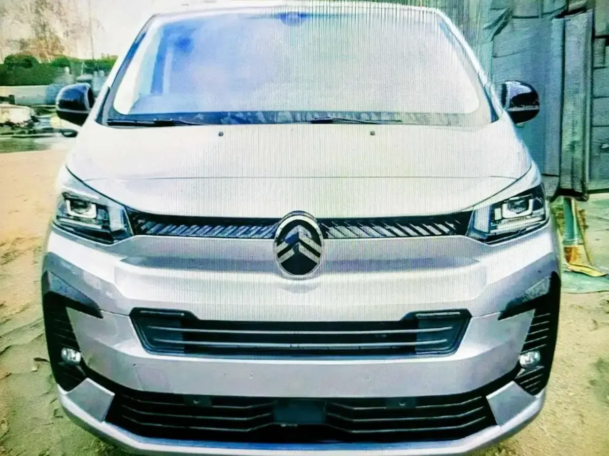 Gebraucht Citroën Spacetourer 177 PS (130 kW) 2024 Grau Van / Kleinbus