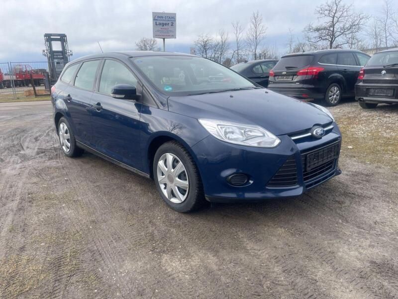 Blau Gebraucht 2014 Ford Focus Ambiente Kombi | 6.999 € (Fairer Preis) - Bild 1/4