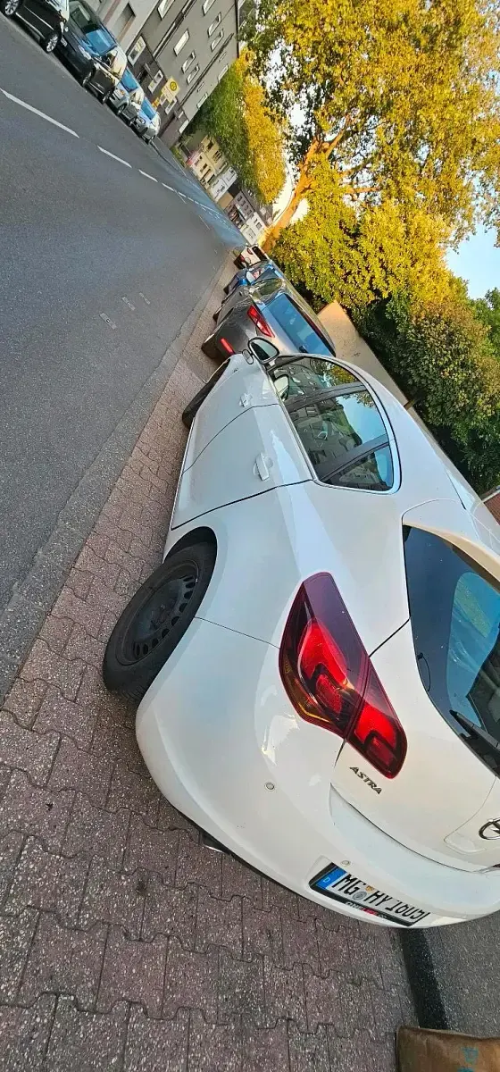 Gebraucht Opel Astra 140 PS (102 kW) 2010 Weiß Kleinwagen