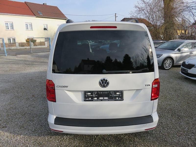 Gebraucht VW Caddy Trendline 102 PS (75 kW) 2017 Weiß Van / Kleinbus