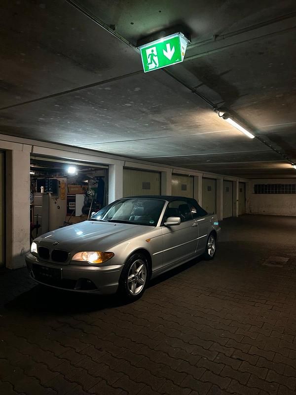 Grau Gebraucht 2004 BMW 318 Cabriolet Cabrio | 7.599 € (Fairer Preis) - Bild 1/4