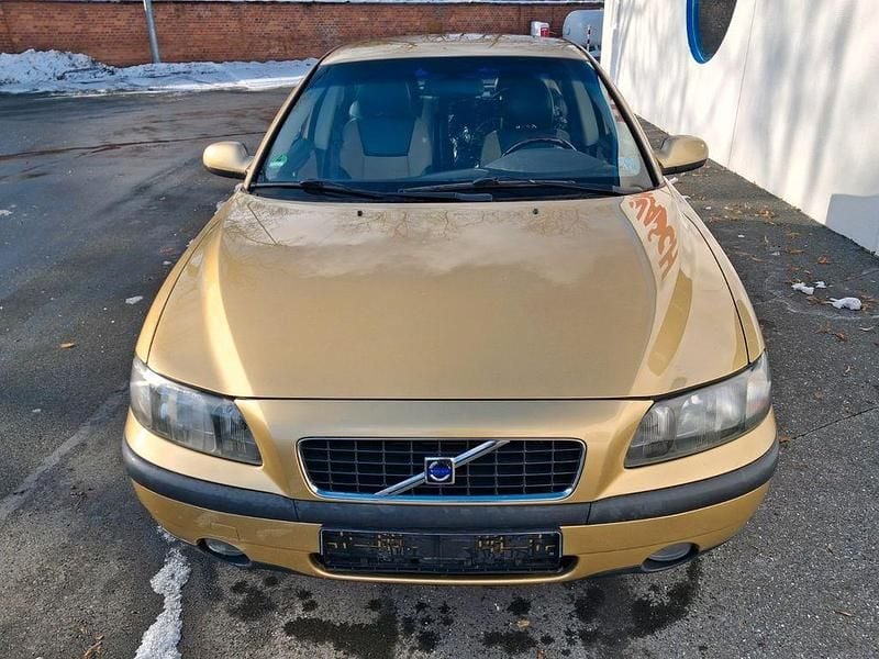 Gold Gebraucht 2001 Volvo S60 Comfort Limousine | 3.450 € (Fairer Preis) - Bild 1/4