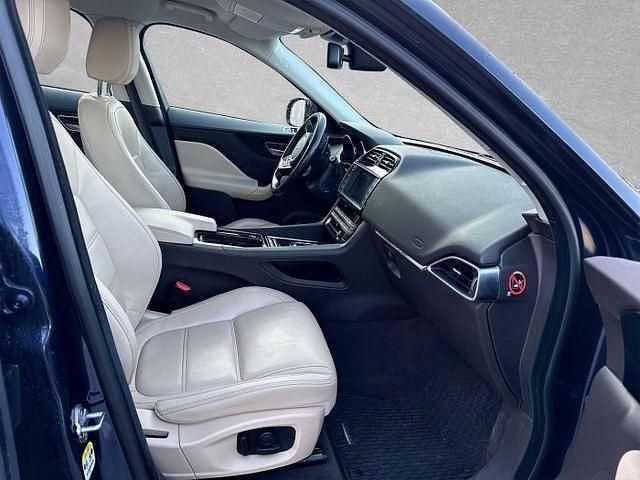Gebraucht Jaguar F-Pace Prestige 250 PS (183 kW) 2018 Blau (loireblau metallic) SUV