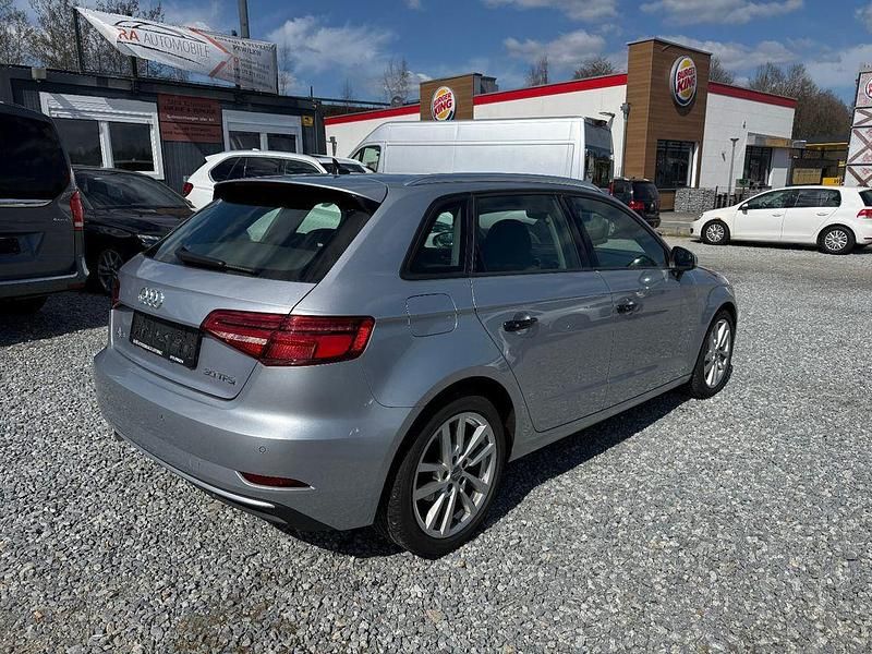 Gebraucht Audi A3 Sport 116 PS (85 kW) 2019 Silber Limousine