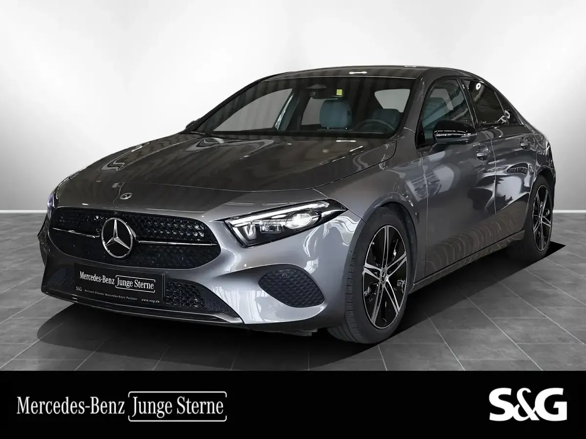 Gebraucht Mercedes A200 Night 163 PS (119 kW) 2025 Limousine