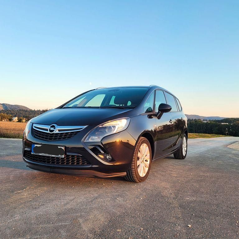Schwarz Gebraucht 2015 Opel Zafira Tourer Style Van / Kleinbus | 9.500 € (Fairer Preis) - Bild 1/4