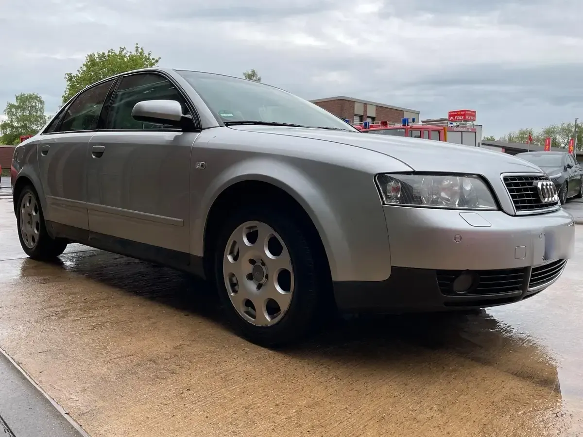 Gebraucht Audi A4 S-Line 170 PS (125 kW) 2002 Silber Limousine