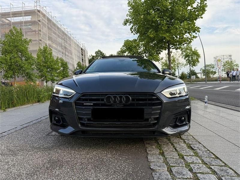 Grau Gebraucht 2018 Audi A5 Sportback Design Limousine | 24.590 € (Superpreis) - Bild 1/4
