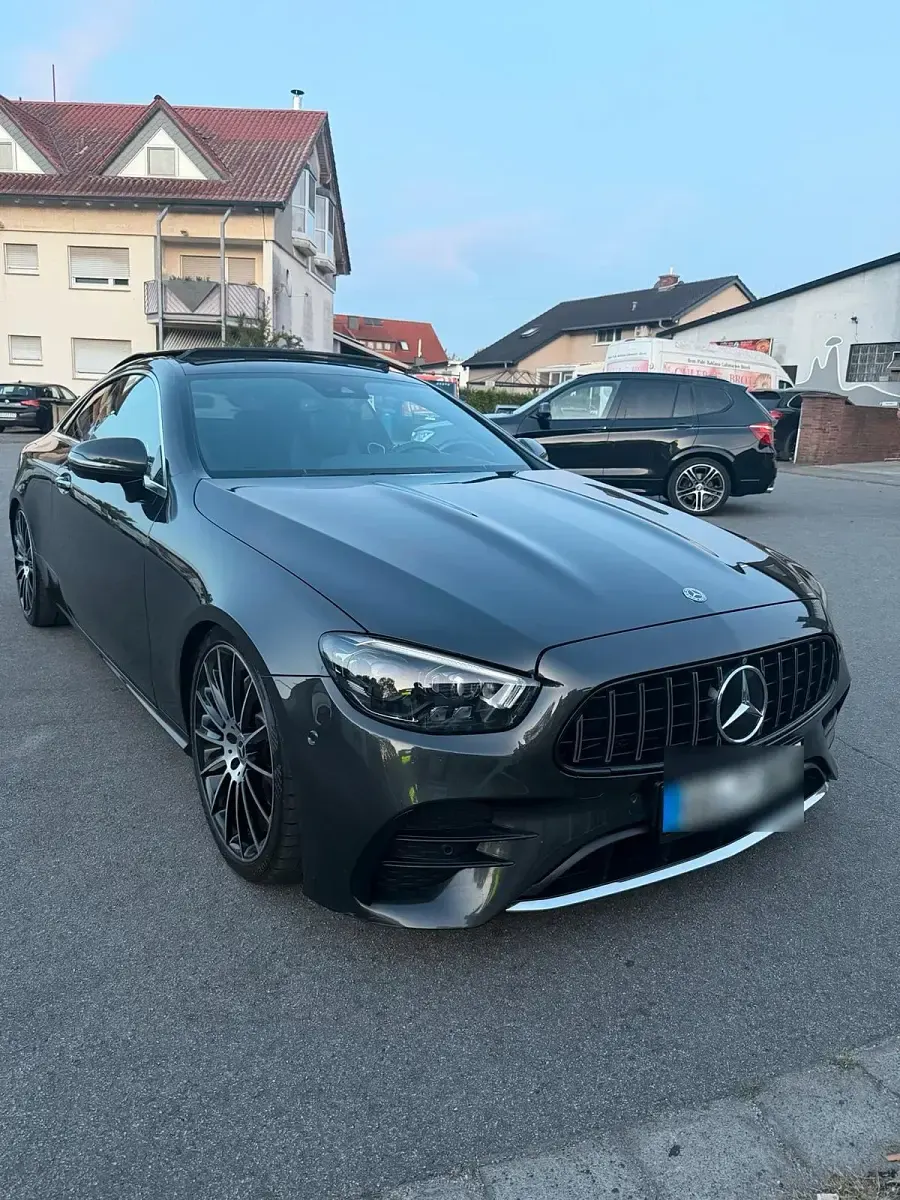 Gebraucht Mercedes E220 194 PS (142 kW) 2021 Grau Coupé