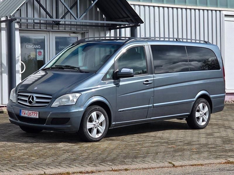 Grau Gebraucht 2013 Mercedes Viano Edition Van / Kleinbus | 12.490 € (Guter Preis) - Bild 1/4