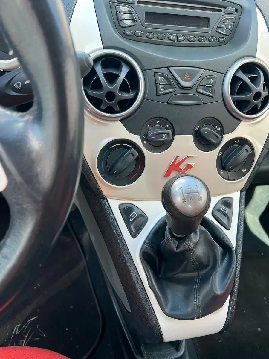 Gebraucht Ford Ka Titanium 69 PS (50 kW) 2010 Rot Kleinwagen