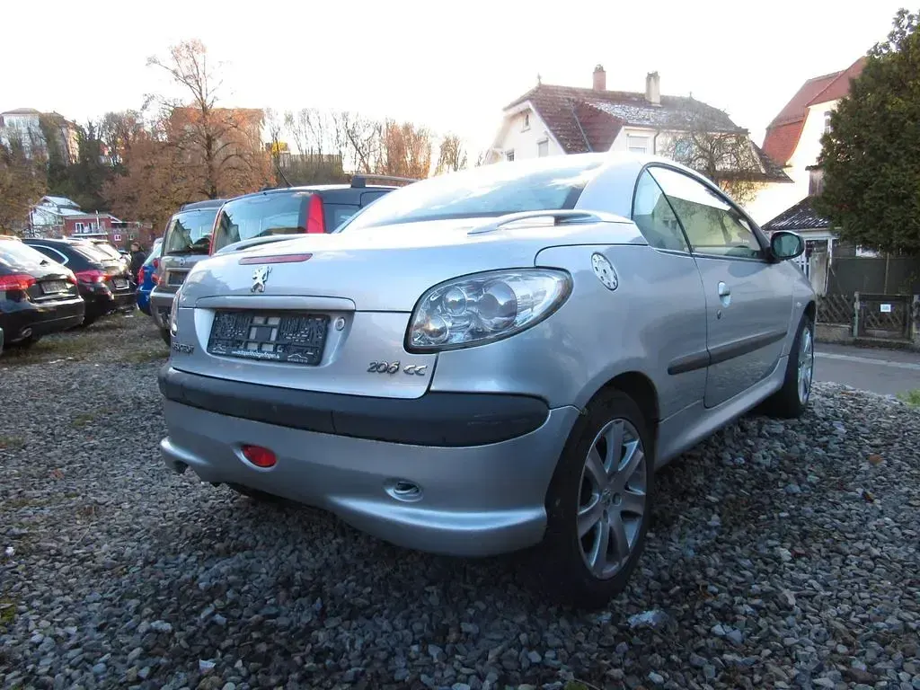 Gebraucht Peugeot 206 CC 109 PS (80 kW) 2002 Grau Cabrio