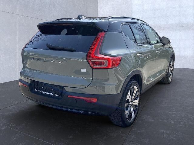 Second-hand Volvo XC40 Core 185 kW (252 CP) 2023 Verde SUV