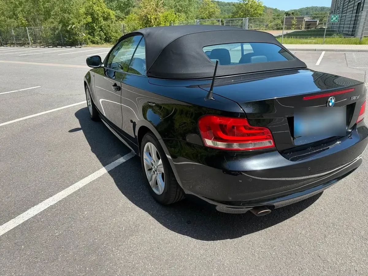 Gebraucht BMW 118 Cabriolet 143 PS (105 kW) 2013 Schwarz Cabrio