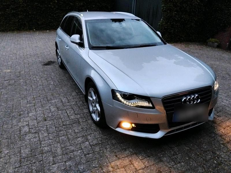 Silber Gebraucht 2009 Audi A4 Kombi | 3.500 € (Superpreis) - Bild 1/4