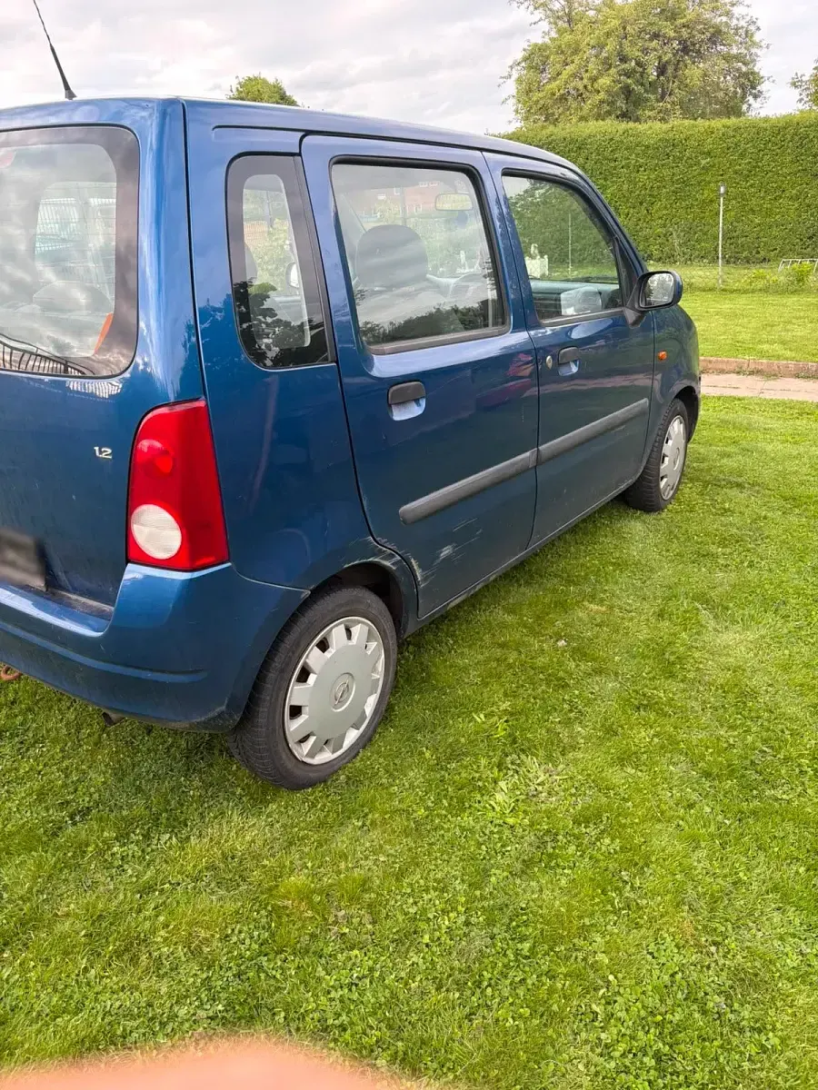 Gebraucht Opel Agila 75 PS (55 kW) 2003 Blau Van / Kleinbus