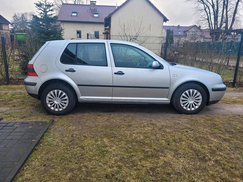 Gebraucht VW Golf IV 116 PS (85 kW) 2002 Silber Kleinwagen