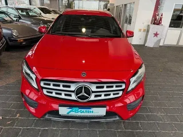 Gebraucht Mercedes GLA200 AMG line 156 PS (114 kW) 2017 Rot SUV