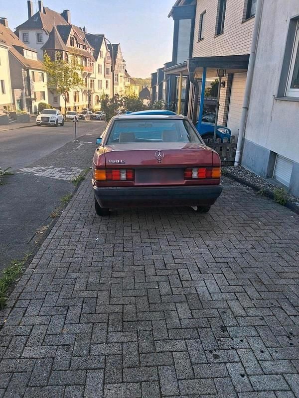 Second-hand Mercedes 190 1989 Roșu Berlinǎ