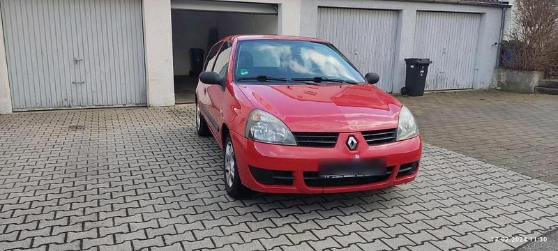 Second-hand Renault Clio II 65 CP (47 kW) 2009 Roșu Hatchback