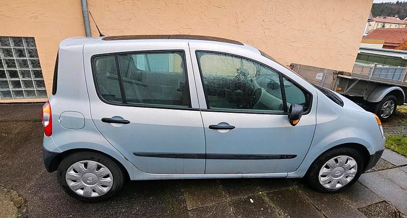 Gebraucht Renault Modus 88 PS (64 kW) 2004 Silber Van / Kleinbus