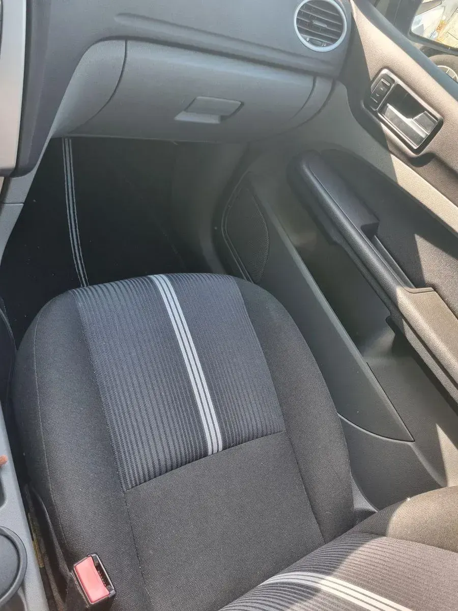 Gebraucht Ford Focus 101 PS (74 kW) 2011 Weiß Limousine