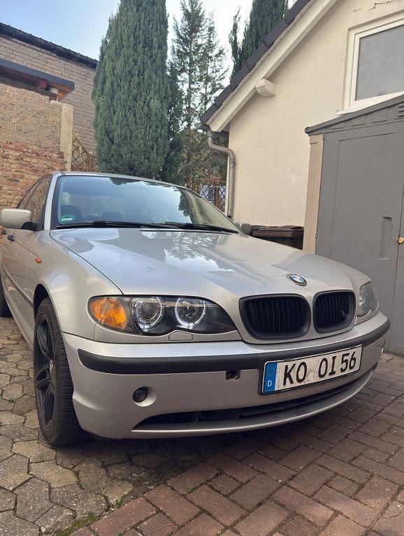Gebraucht BMW 320 150 PS (110 kW) 2002 Silber Limousine