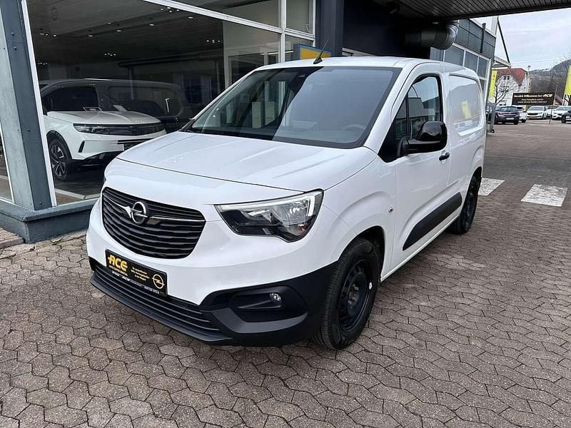 Gebraucht Opel Combo-e Life Edition 100 kW (136 PS) 2022 Jade weiss/arktis weiss Van / Kleinbus