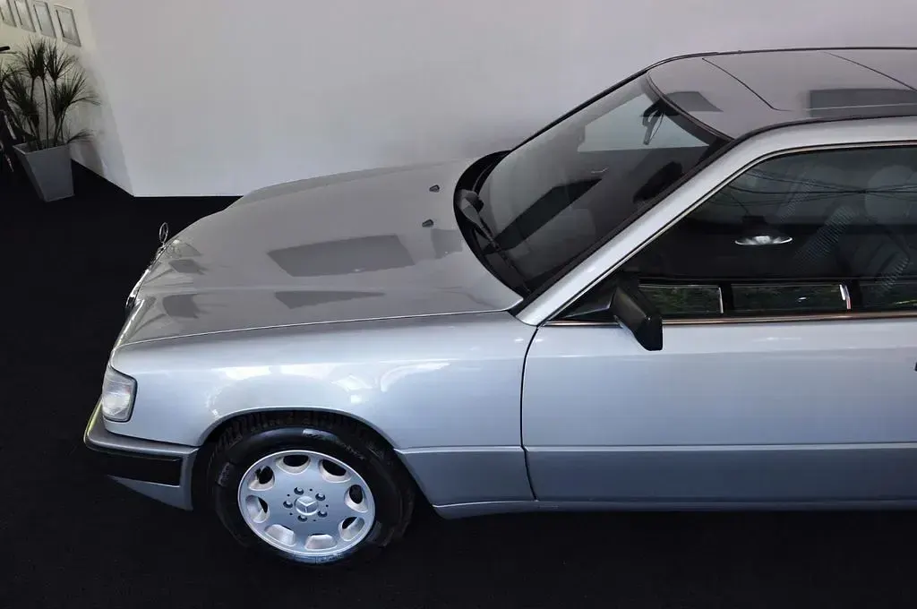 Gebraucht Mercedes 230 132 PS (97 kW) 1989 Brillantsilber Coupé