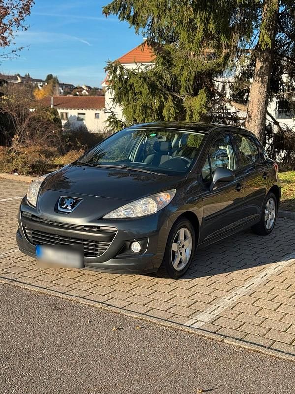 Grau Gebraucht 2010 Peugeot 207 Kleinwagen | 2.350 € (Fairer Preis) - Bild 1/4