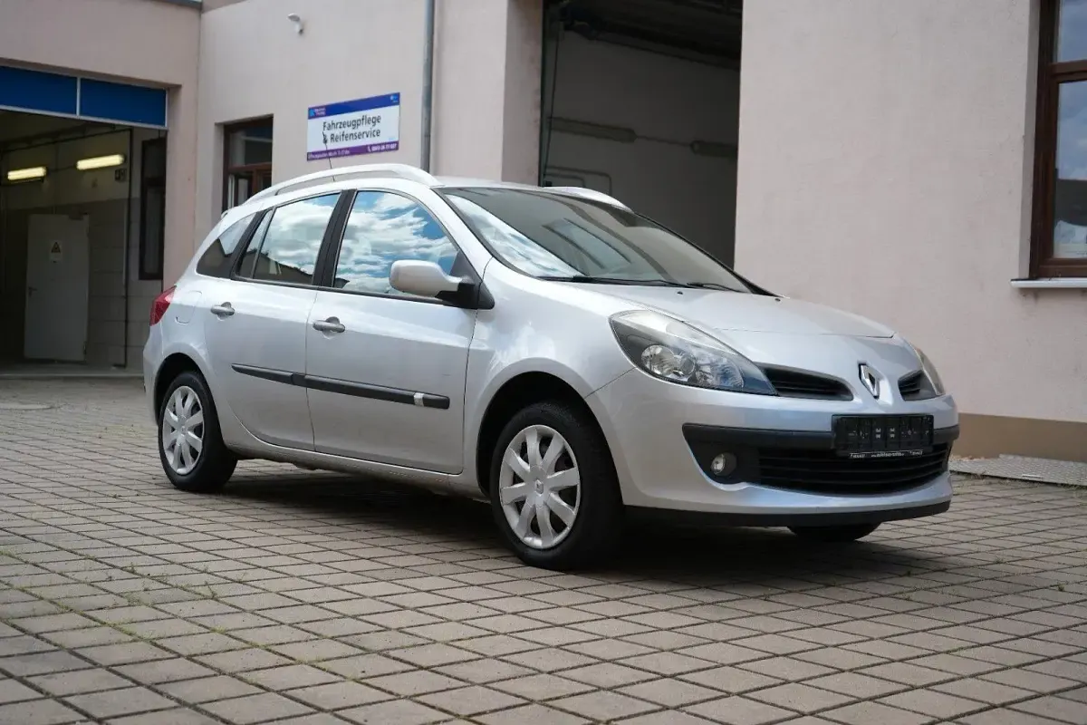 Gebraucht Renault Clio GrandTour Dynamique 75 PS (55 kW) 2009 Grau Kombi