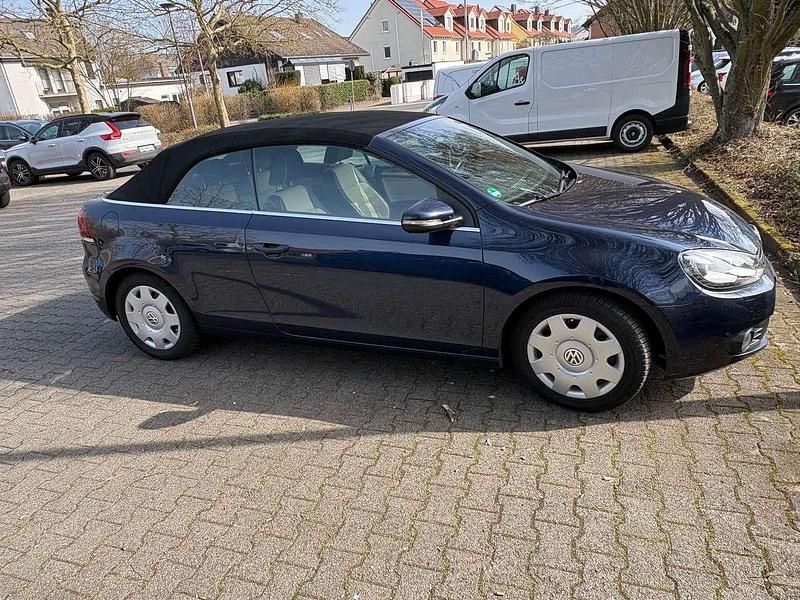 Gebraucht VW Golf Cabriolet Exclusive 140 PS (102 kW) 2015 Blau Cabrio